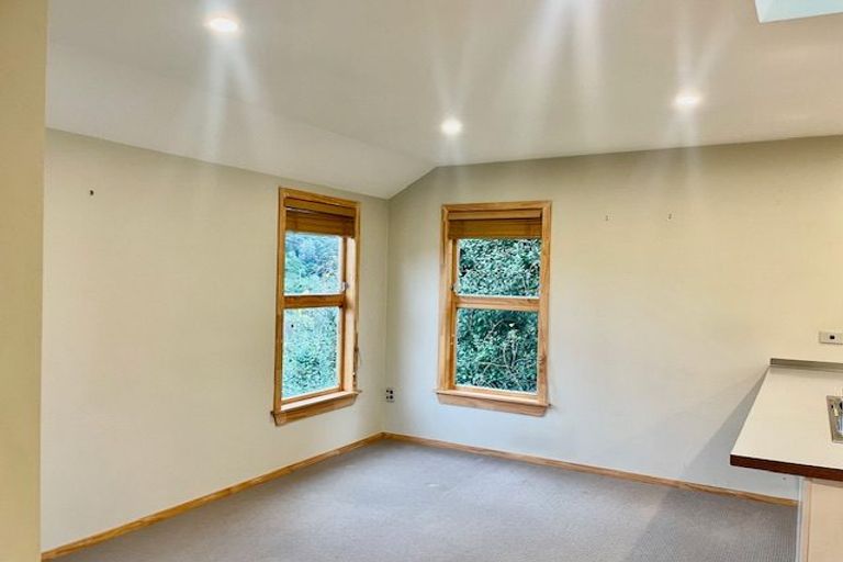 Photo of property in 22 Parliament Street, Thorndon, Wellington, 6011