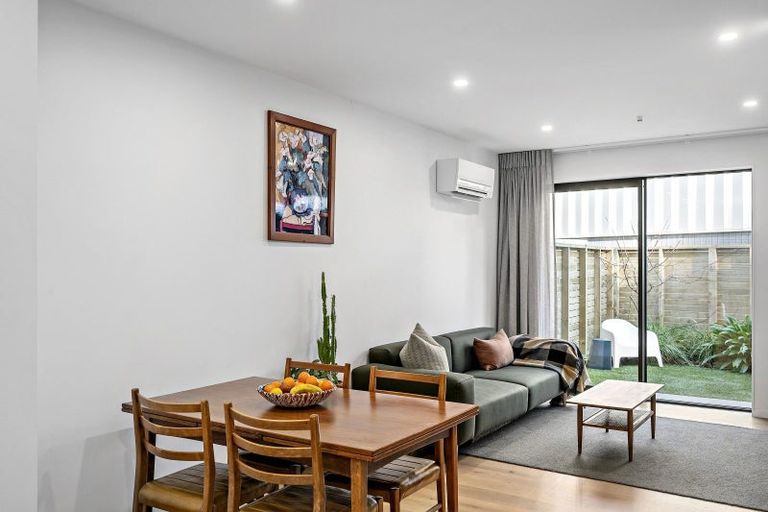 Photo of property in 8c Ferry Road, Days Bay, Lower Hutt, 5013