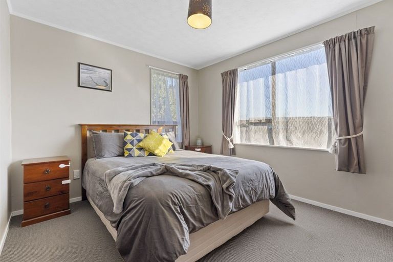 Photo of property in 9 Pluto Place, Milson, Palmerston North, 4414