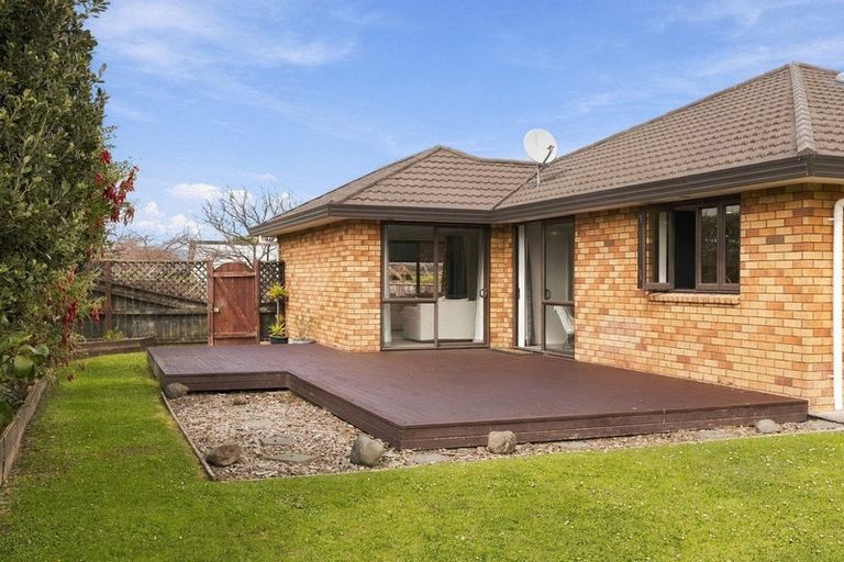Photo of property in 21 Sorrento Place, Kelvin Grove, Palmerston North, 4414