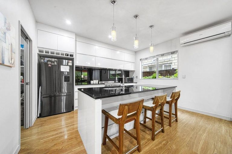 Photo of property in 8 Moville Drive, Flat Bush, Auckland, 2019
