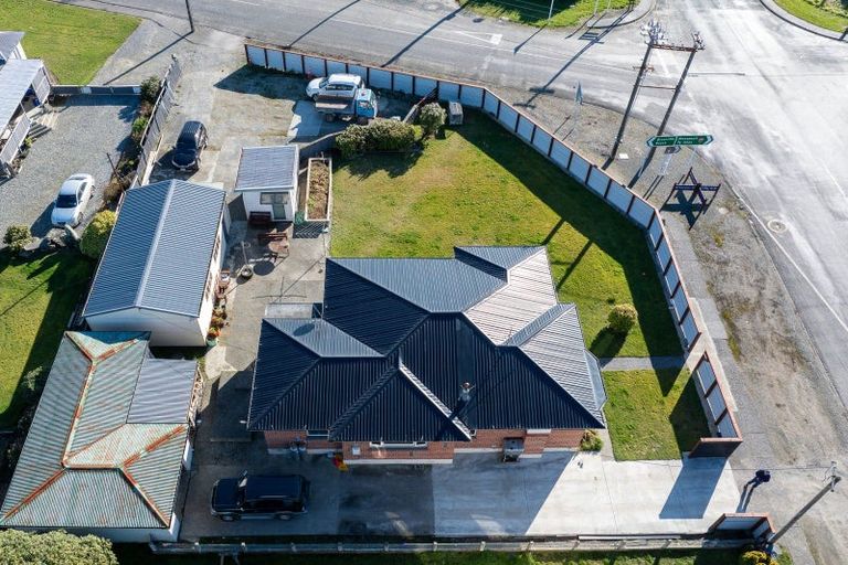 Photo of property in 89 Half Mile Road, Tuatapere, 9620