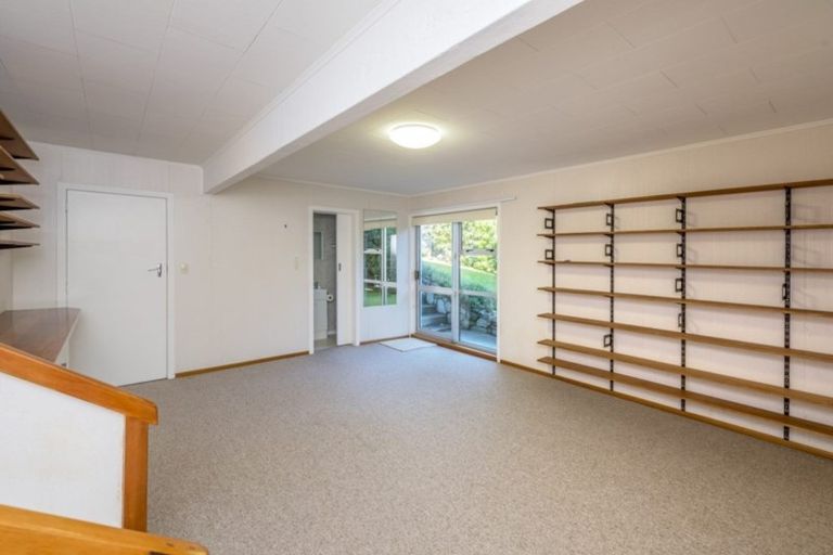 Photo of property in 18 Kawau Grove, Waikanae Beach, Waikanae, 5036