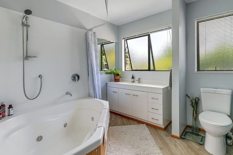 Photo of property in 4 Latitude Close, Whitby, Porirua, 5024