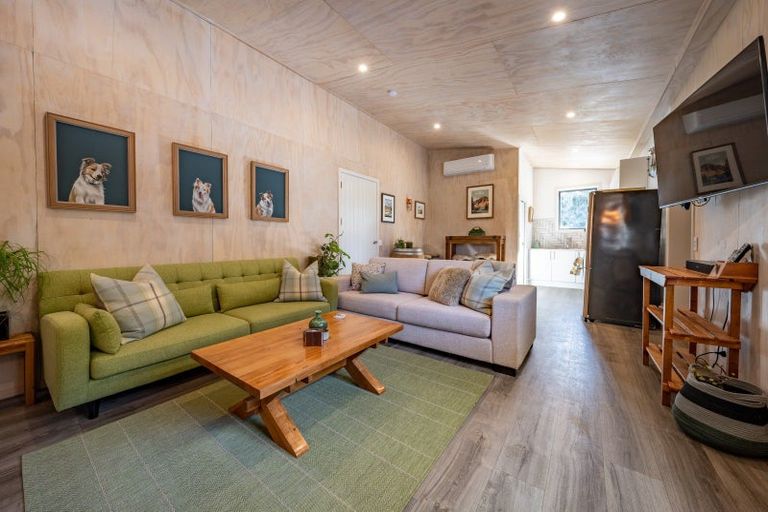 Photo of property in 1147b Lake Hawea-albert Town Road, Albert Town, Wanaka, 9382