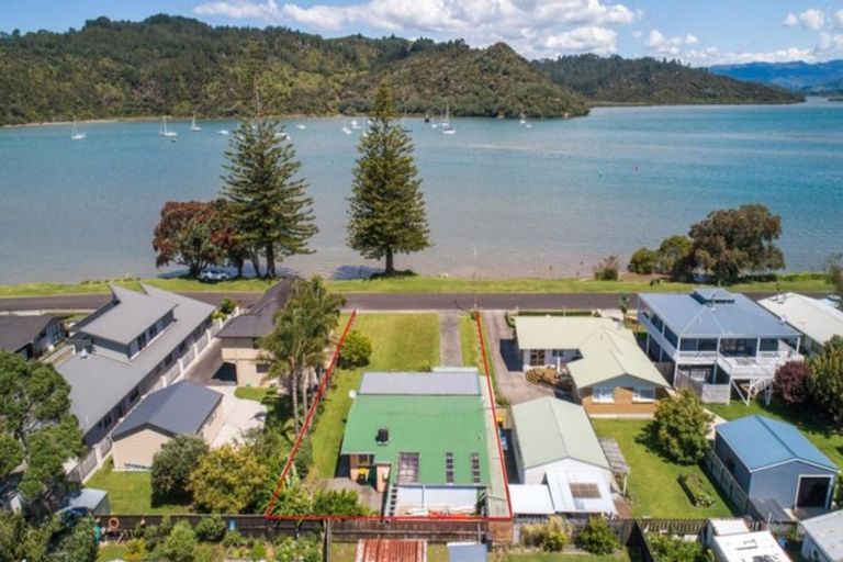Photo of property in 43 Robinson Road, Whitianga, 3510