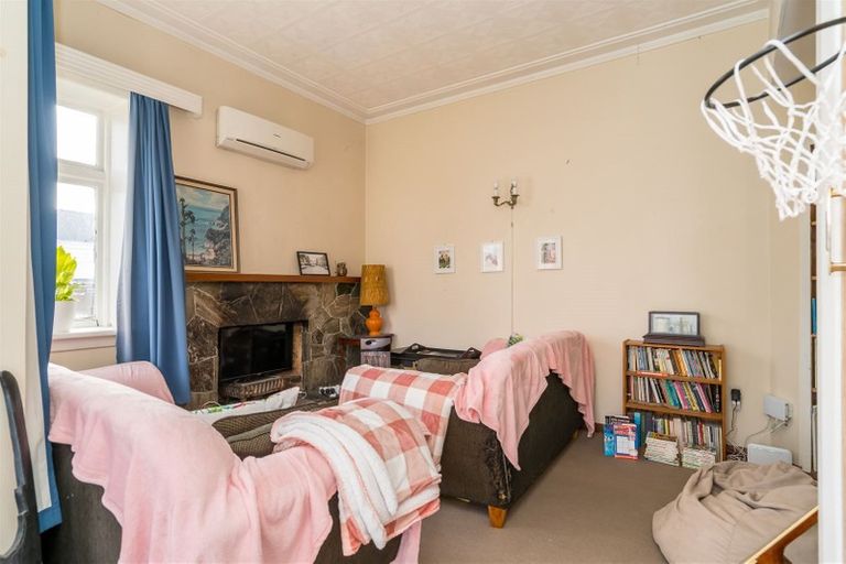 Photo of property in 42 Queens Drive, Saint Kilda, Dunedin, 9012