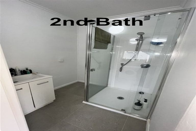 Photo of property in 17a Kereru Street, Henderson, Auckland, 0612