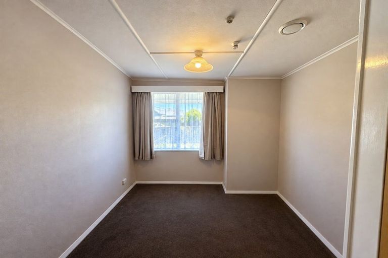Photo of property in 6 Waihi Road, Hawera, 4610