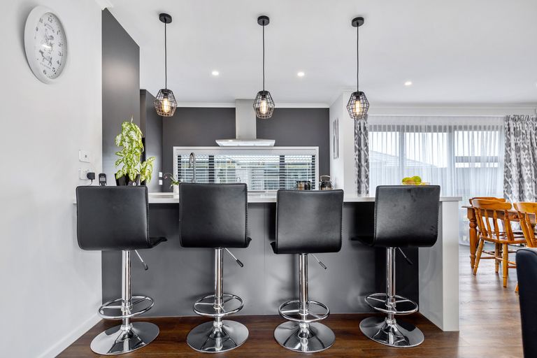 Photo of property in 15 Maple Grove, Kingston, Wellington, 6021