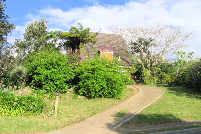 Photo of property in 112 Onemana Drive, Onemana, Whangamata, 3691
