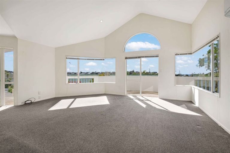 Photo of property in 8 Charlotte Street, Stanmore Bay, Whangaparaoa, 0932