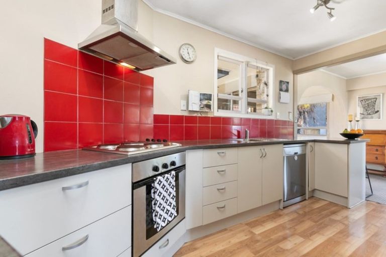 Photo of property in 27 Warwick Place, Brookfield, Tauranga, 3110