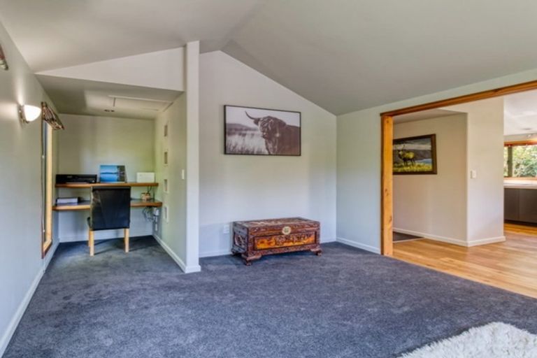 Photo of property in 2 Ritchie Place, Havelock North, 4130