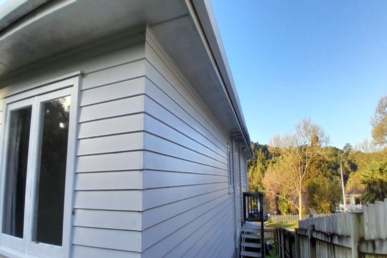 Photo of property in 13 Vandeleur Avenue, Birkdale, Auckland, 0626