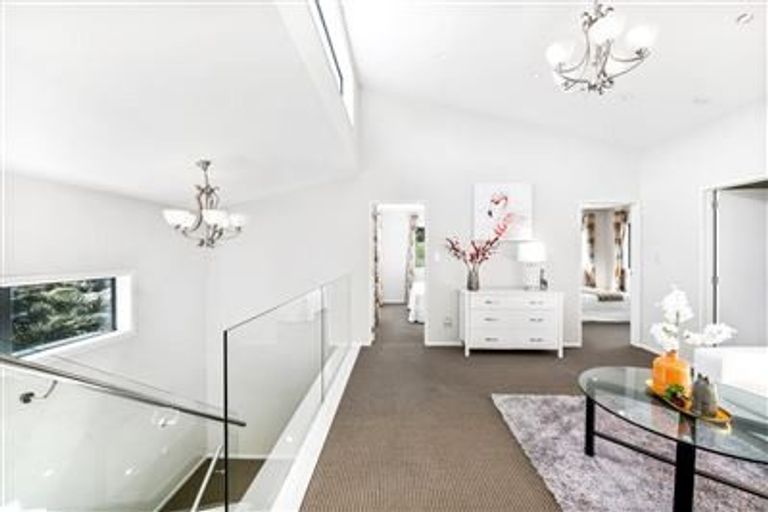 Photo of property in 32 The Enclave, Totara Heights, Auckland, 2105