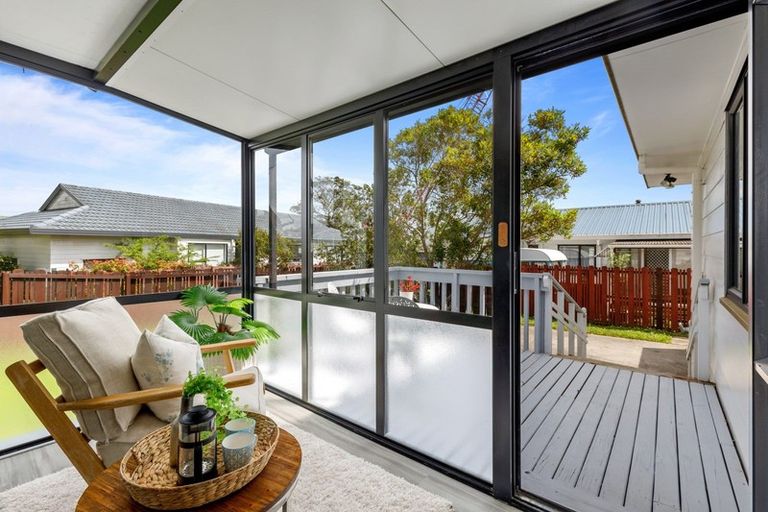 Photo of property in 1/41 Barbados Drive, Unsworth Heights, Auckland, 0632