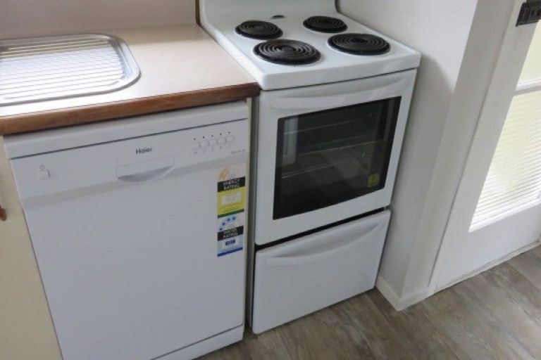 Photo of property in 24 Fenwick Crescent, Hillcrest, Hamilton, 3216