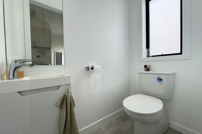 Photo of property in 1 Glen Evans Crescent, Fairfield, Lower Hutt, 5011