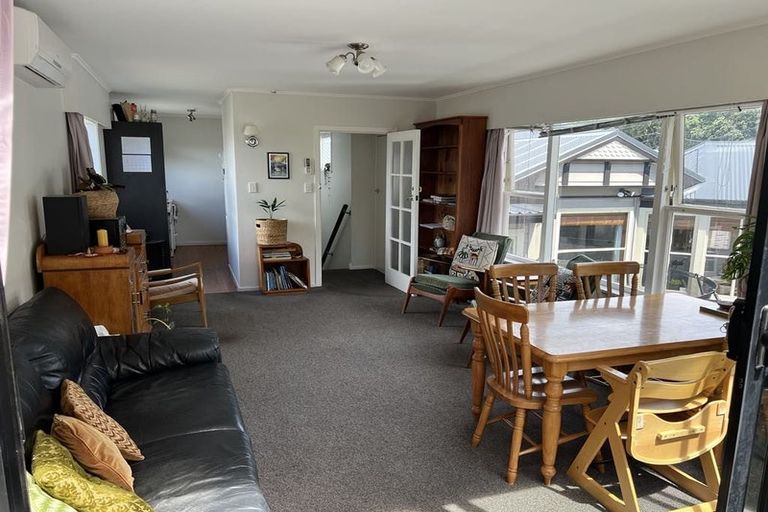 Photo of property in 57 Queens Drive, Lyall Bay, Wellington, 6022