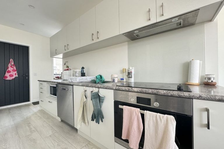 Photo of property in 1 Glen Evans Crescent, Fairfield, Lower Hutt, 5011