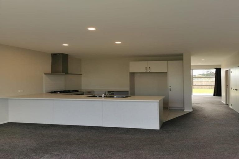 Photo of property in 9 Aeronautic Road, Takanini, 2112