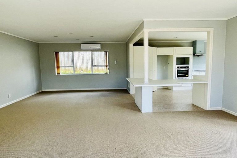 Photo of property in 7 Anure Place, Highland Park, Auckland, 2010
