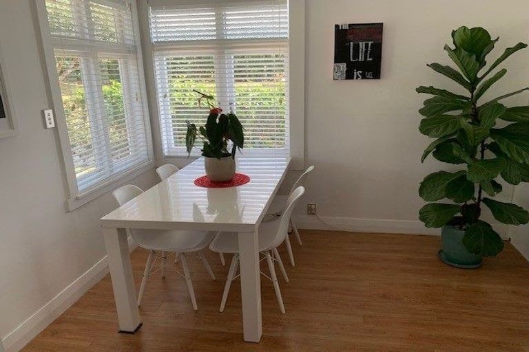 Photo of property in 23 Maungakiekie Avenue, Greenlane, Auckland, 1051