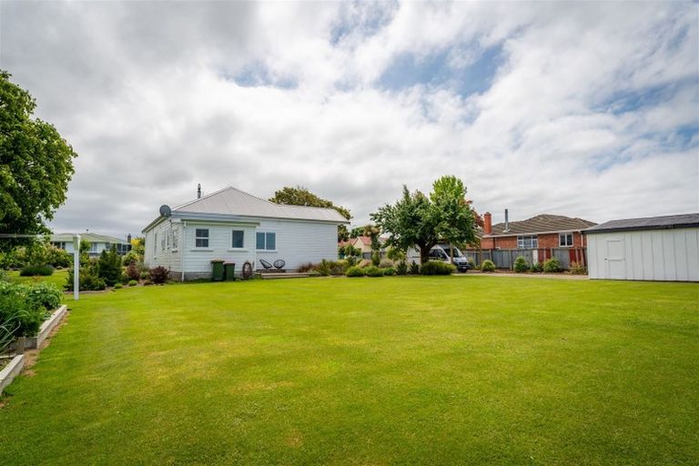 Photo of property in 43 Rhodes Street, Waimate, 7924