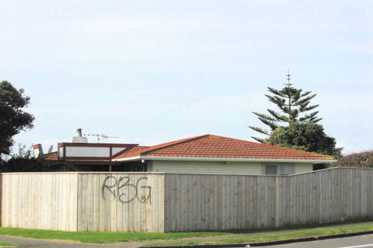 Photo of property in 14 Kotuku Street, Castlecliff, Whanganui, 4501