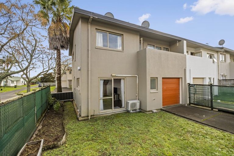 Photo of property in 1 Butia Avenue, Henderson, Auckland, 0612