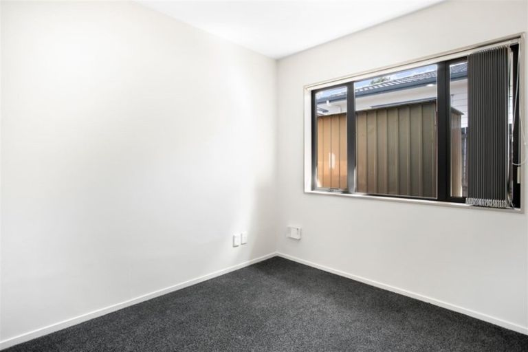 Photo of property in 318 Triangle Road, Massey, Auckland, 0614