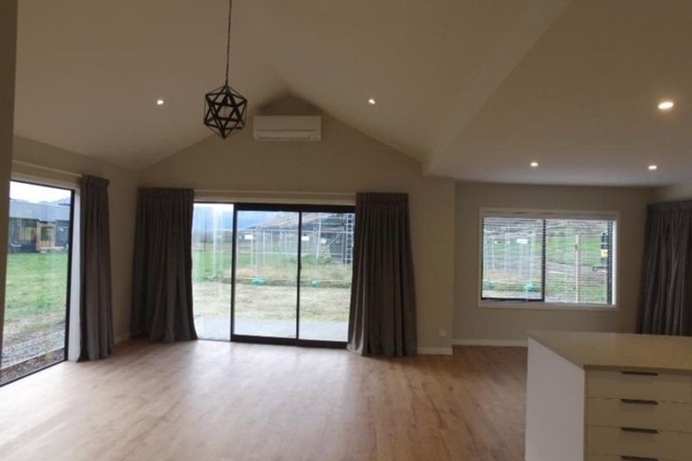 Photo of property in 14 Ward Street, Jacks Point, Queenstown, 9371