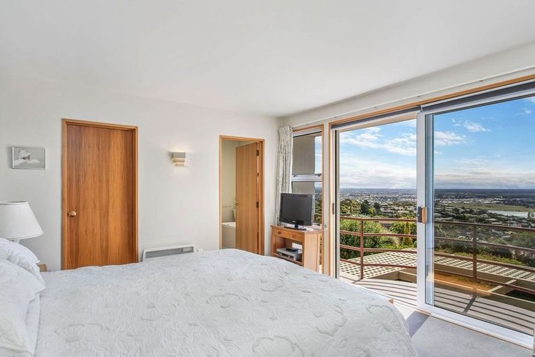 Photo of property in 12 Luxton Place, Mount Pleasant, Christchurch, 8081