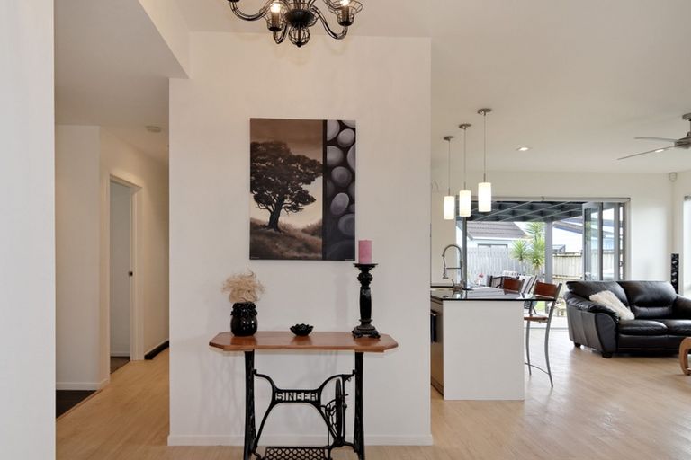 Photo of property in 97a Konini Road, Titirangi, Auckland, 0604