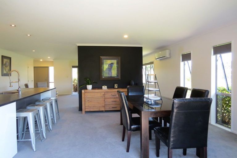 Photo of property in 32 Victoria Street, Coromandel, 3506