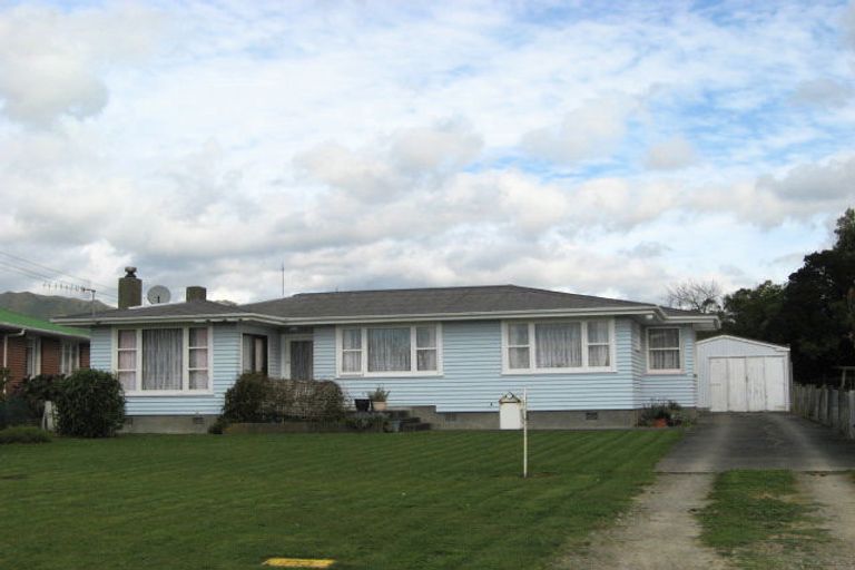 Photo of property in 22 East Road, Shannon, 4821