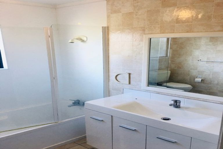 Photo of property in 1 Bevyn Street, Castor Bay, Auckland, 0620