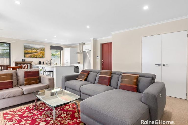 Photo of property in 21 Cambridge Road, Martinborough, 5711