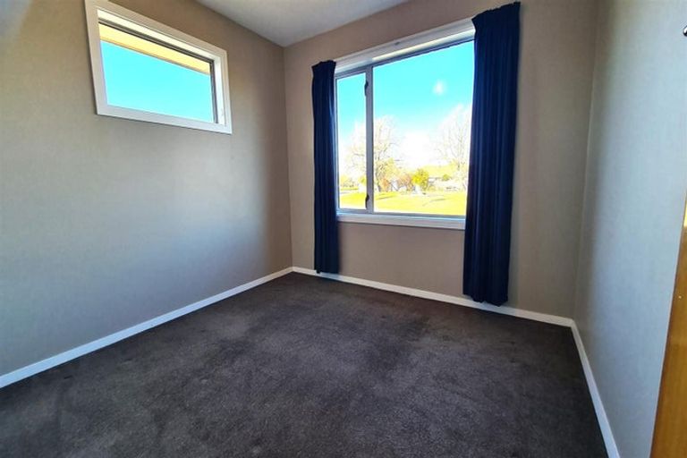 Photo of property in 14 Lomax Place, Islington, Christchurch, 8042