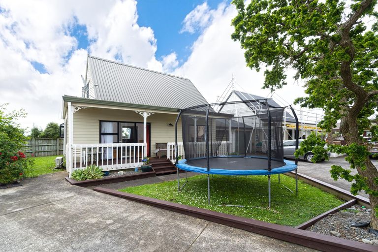 Photo of property in 1/24 Leven Lane, Totara Heights, Auckland, 2105