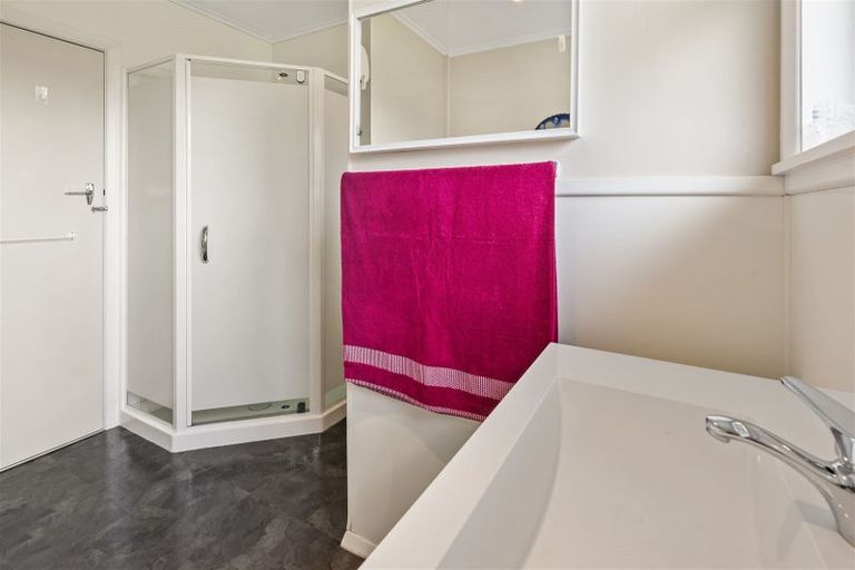 Photo of property in 172 Roslyn Road, Levin, 5510