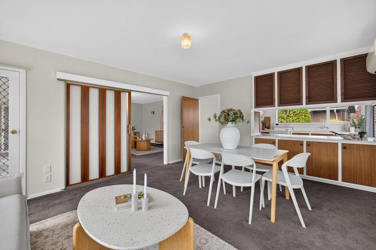 Photo of property in 20 Delaware Crescent, Russley, Christchurch, 8042