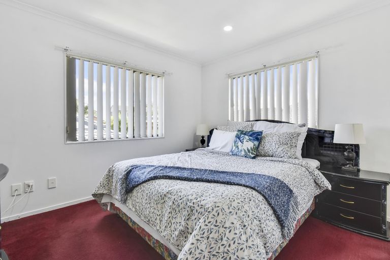 Photo of property in 1 Samara Place, Clendon Park, Auckland, 2103