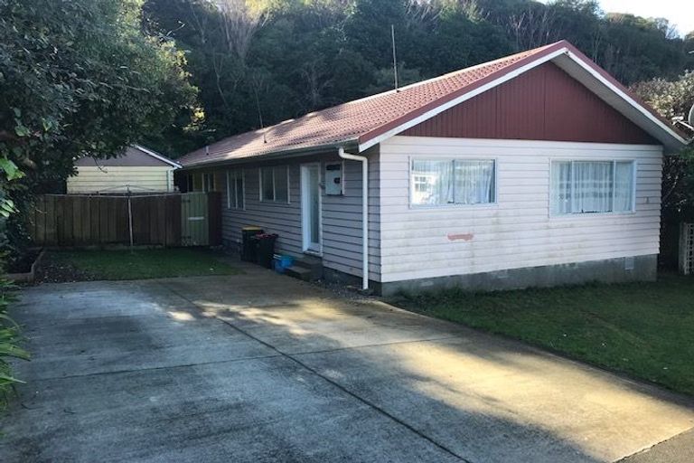 Photo of property in 5a Magnolia Grove, Maungaraki, Lower Hutt, 5010