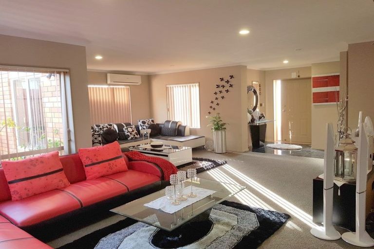 Photo of property in 27 Crossandra Drive, Mangere, Auckland, 2022