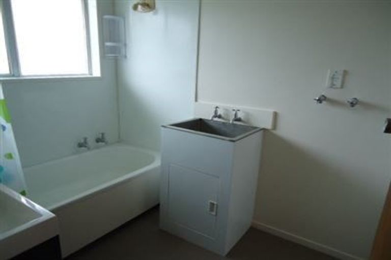 Photo of property in 2/7 Division Street, Riccarton, Christchurch, 8041