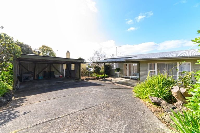 Photo of property in 17 Coronation Road, Hillcrest, Auckland, 0627
