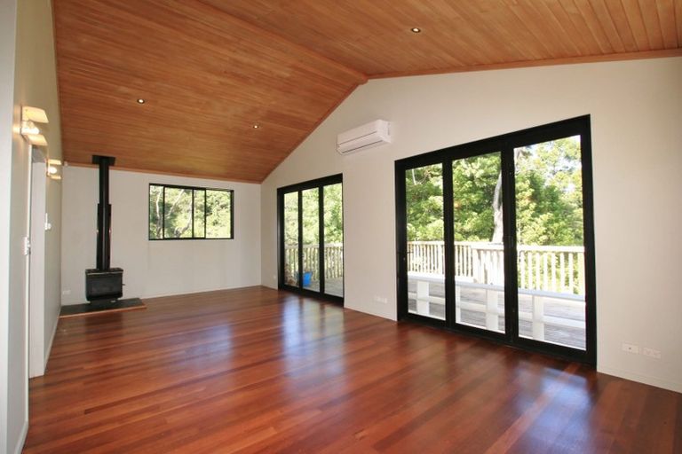 Photo of property in 53b Onedin Place, Titirangi, Auckland, 0604