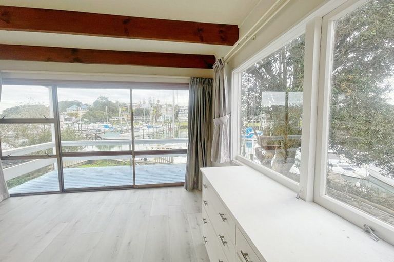 Photo of property in 2/22 Craig Road, Milford, Auckland, 0620